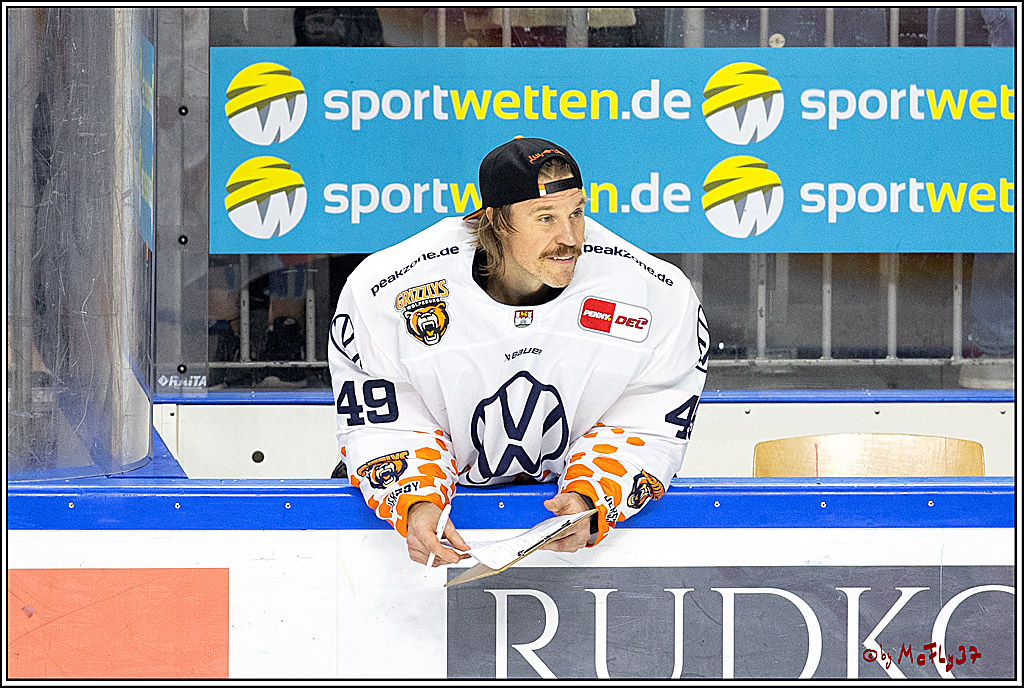 PENNY DEL;  Kölner Haie - Grizzly Wolfsburg; Köln, 26.10.2022